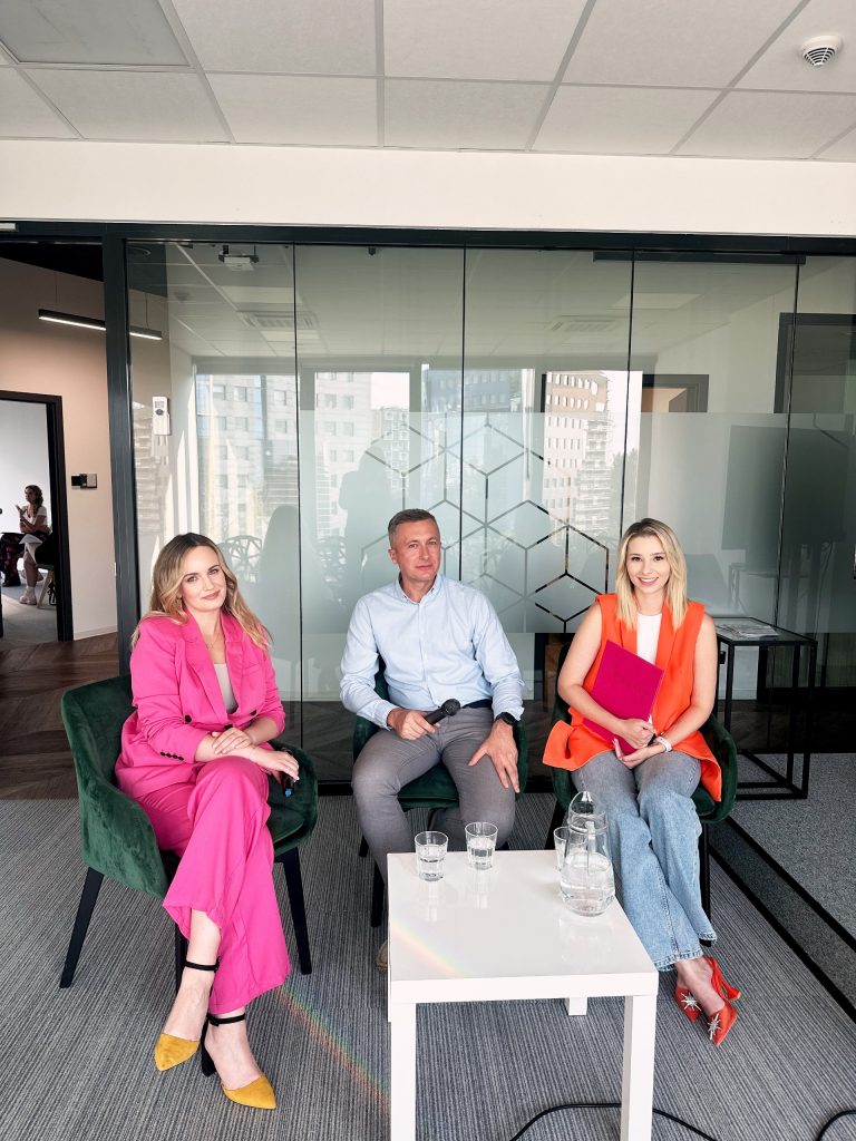 Aleksandra Marciniak, Marcin Brodowski i Dominika Soja-Blat podczas spotkania „Środa w TS” we Wrocławiu w Fundacji Przedsiębiorczości Twój StartUp.