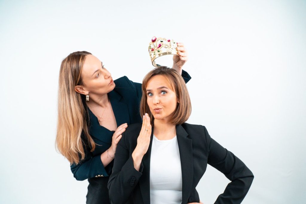 Miłka Raulin i Aleksandra Marciniak podczas sesji zdjęciowej inspirowanej Koroną Ziemi